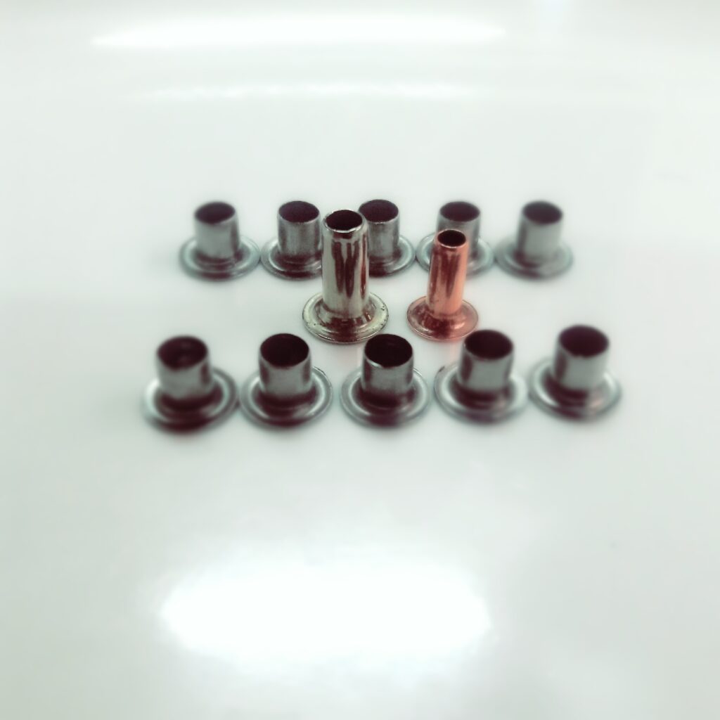 Eyelets/rivets